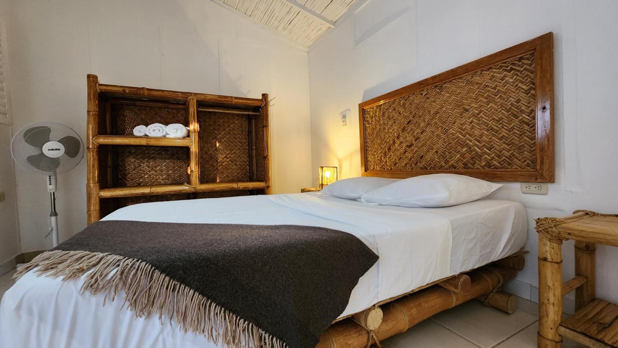 Kinti Guest House Манкора Екстериор снимка